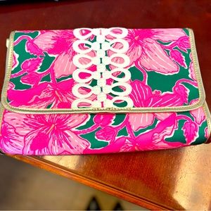 Lilly Pulitzer bag. Never used smoke free home.